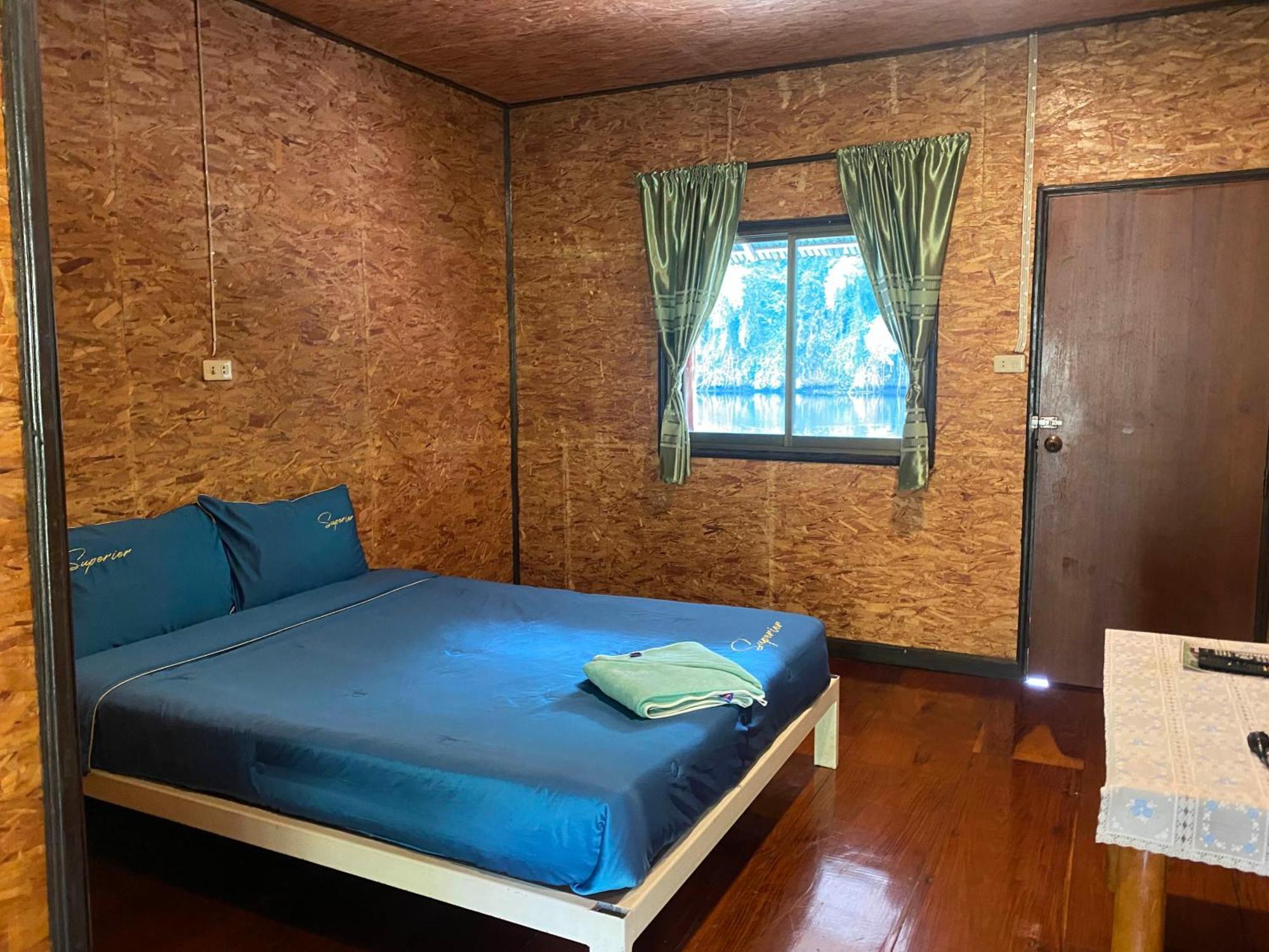 Hotel แพจิตรธาดาธารน้ำ Tha Kradan Exteriér fotografie