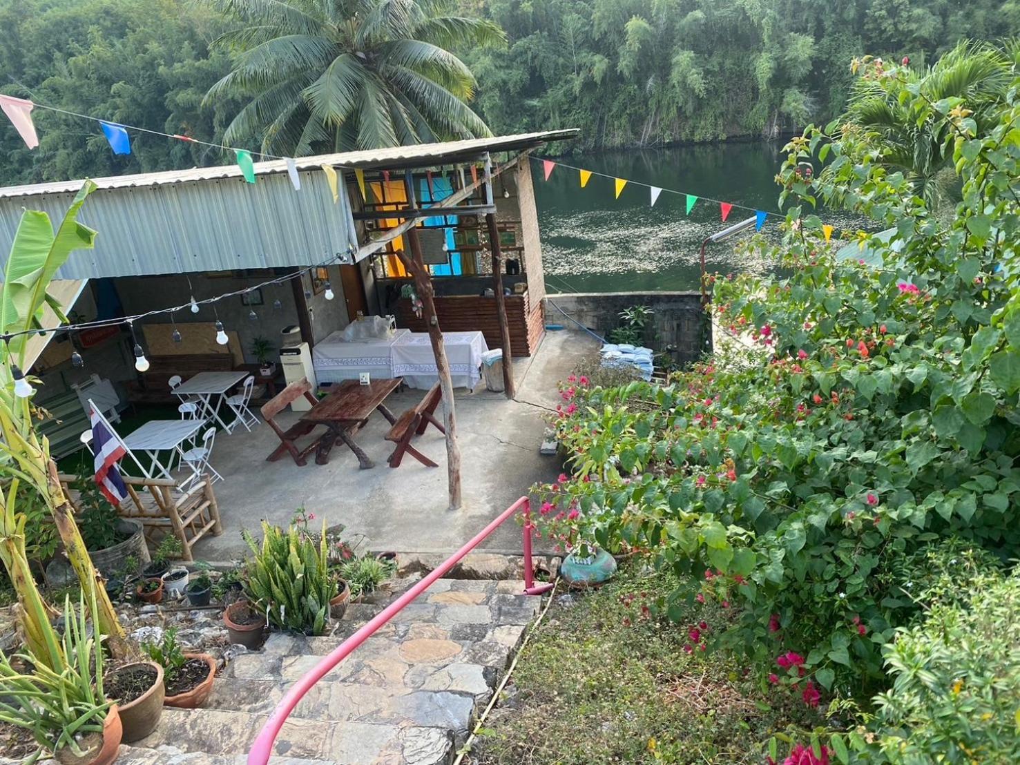 Hotel แพจิตรธาดาธารน้ำ Tha Kradan Exteriér fotografie